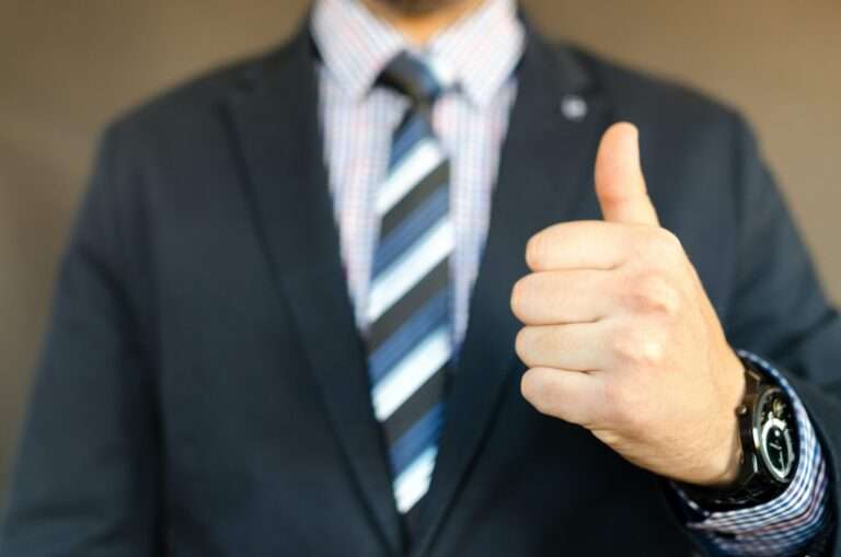 9 Ways To Impress Recruiters With Your Resume