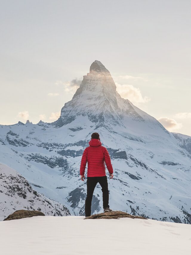 10 Leadership Qualities That Define Success