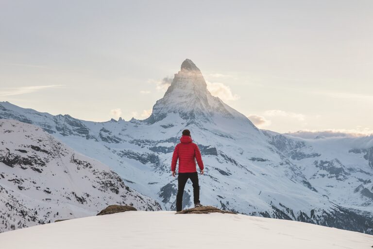 10 Leadership Qualities That Define Success